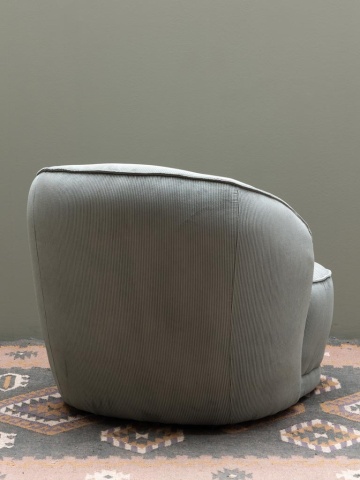 Fotoliu de relaxare verde kaki din catifea reiată, cu spătar învăluitor, pernă decorativă și bază rotunjită, 78×81×74 cm, „Nasrine” - Img 7