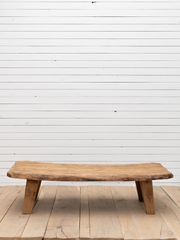 Măsuță de cafea dreptunghiulară din lemn de tec, natur, cu blat curbat și picioare înclinate, 40 x 140 x 60 cm, „Trava” - Img 3