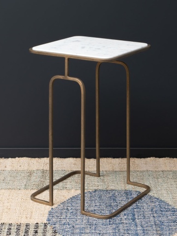 Măsuță laterală canapea, pătrată, din metal, auriu, cu blat din marmură albă și bază din arcade, finisaj antichizat, 61 x 38 x 38 cm, „Wagner” - Img 2