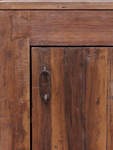 Noptieră rustică din lemn reciclat, maro, cu ușă, raft interior și mâner verigă din metal, pe soclu, 71 x 53 x 41 cm, „Rochehaut” - Img 5