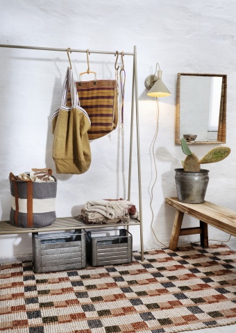 Pătură din bumbac brodată manual cu motive suzani, 130×180 cm, „Suzani Hazelnut" - Img 2