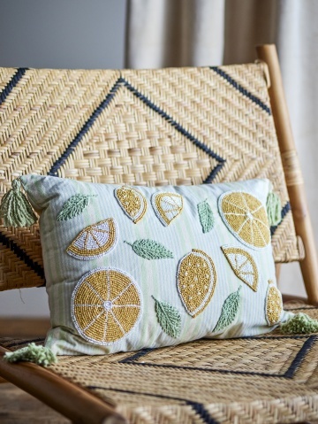 Pernă decorativă din bumbac galben cu felii de lămâie brodate și mărgele, 50×35 cm, „Lemon" - Img 5
