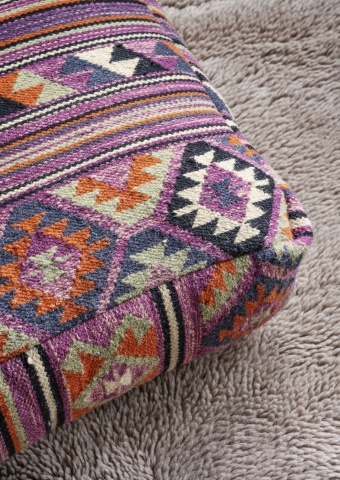 Pouf din iută țesut manual cu model kilim vibrant, 60×60×H20 cm, „Indra" - Img 2