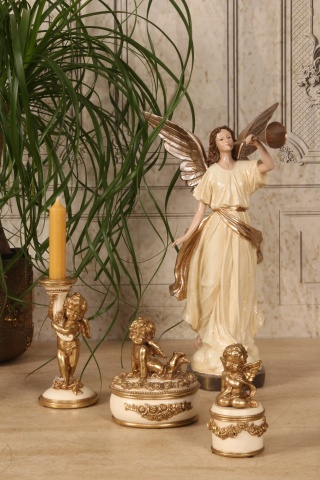 Statuetă decorativă din polirășină, crem, înger, detalii aurii, 40,5 x 21 x 16,5 cm, „Raphaël” - Img 4