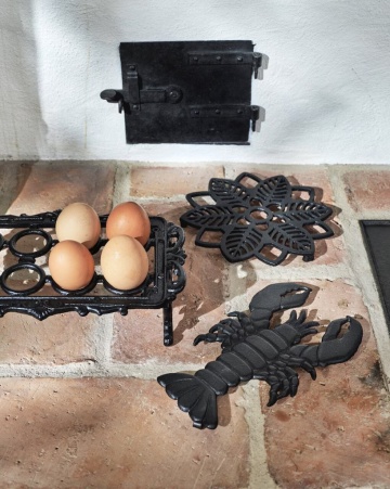 Suport pentru ouă decorativ vintage din fier turnat, negru „Arlo” - Img 2