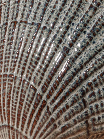Vaza decorativa gri din ceramica in forma de scoica Pecten - Img 4