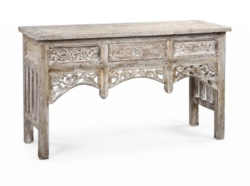 Consolă hol sculptată din lemn de tec, natur, cu 3 sertare, arcade traforate și laterale cu stinghii, finisaj décapé, 80 x 130 x 40 cm, „Mazan”