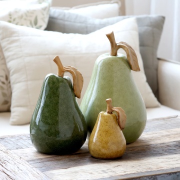 Decorațiune din ceramică în formă de pară galben cald, H13,5 cm, Ø9 cm - Img 2