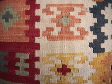 Fotoliu clasic din piele naturala full grain cu șezut kilim și picioare din lemn de stejar, „Turner” - Img 5