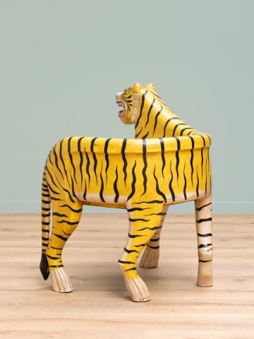 Fotoliu sculptural din lemn de mango în formă de tigru, orientare dreapta, „Tiger” - Img 7