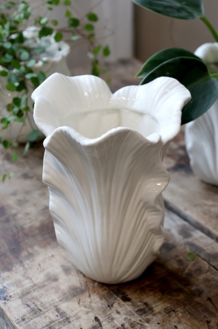 Ghiveci din portelan crem, cu frunze H19/D14.5 cm, Fayence - Img 5