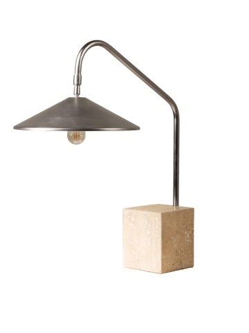 Lampă de masă din alamă antichizată cu bază pătrată din travertin, bej, finisaj natural, 57 × 46 × 15 cm, „Kromis"