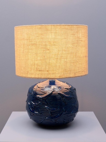 Lampă de masă din iută naturală, cu structură din ceramică albastră, finisaj lucios, 51×38 cm, „Azula" - Img 2