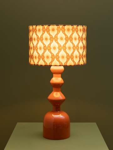 Lampa de masa portocalie din metal , cu abajur din bumbac , "Groovy" - Img 7