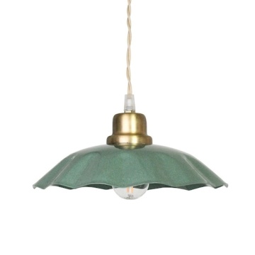 Lampă suspendată verde salvie din metal, margine ondulată, detalii aurii și cablu textil natur răsucit, finisaj antichizat, 12 x 23 cm, „Diana”