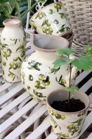 Vază decorativă din ceramică, pictată manual, crem, H20/D8 cm, Olive - Img 6