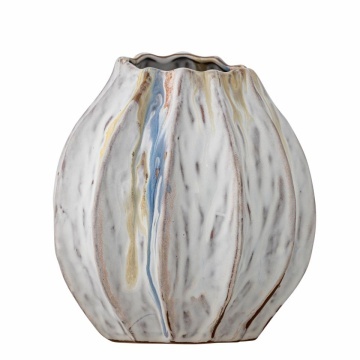 Vază din ceramică, natur, formă sculpturală cu falduri verticale și margine neregulată,18 x 17 cm, „Feray”