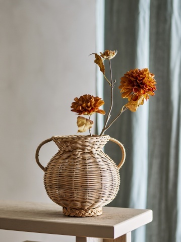 Vază din rattan împletit, natur, cu toarte curbate și insert din sticlă, 25x25,5 cm, „Uni" - Img 4