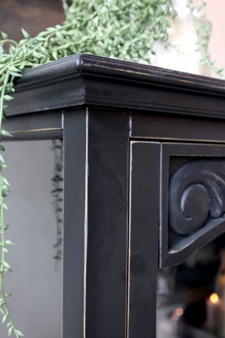 Vitrină vintage din lemn de pin, negru, cu 2 uși vitrate, 3 rafturi și decor sculptat, finisaj antichizat, 170 x 97 x 41 cm, „Sauveterre” - Img 8