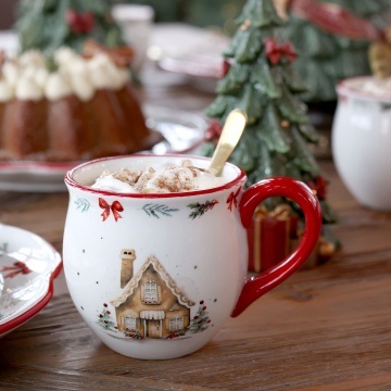 Cană din ceramică albă cu motive de Crăciun și mâner roșu, 9.5x10 cm, „Chalet de Noël" - Img 2