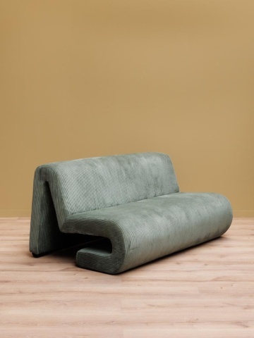 Canapea 2 locuri retro din catifea reiată verde, cu siluetă continuă pliată în val și bază neagră, 73 x 160 x 95 cm, „Tribeca” - Img 4