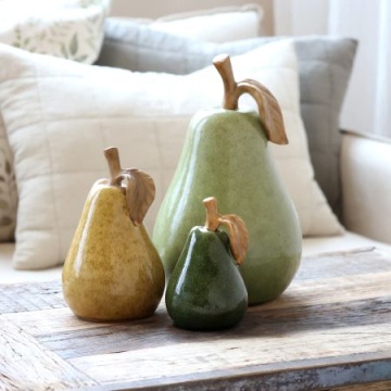 Decorațiune din ceramică în formă de pară verde deschis, H28 cm, Ø17,5 cm - Img 2
