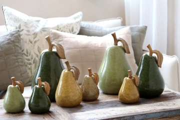 Decorațiune din ceramică în formă de pară verde închis, H28 cm, Ø17,5 cm - Img 4