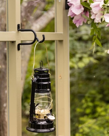 Felinar vintage negru cu petrol, din metal și sticlă, cu detalii aurii, capac de siguranță și fitil inclus, „Hurricane Lantern Black Small" - Img 3