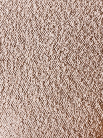 Fotoliu bej pentru living, în stil farmhouse, din stofă bouclé, cu brațe din lemn de pin, 81×93×83 cm, „Wooded” - Img 6