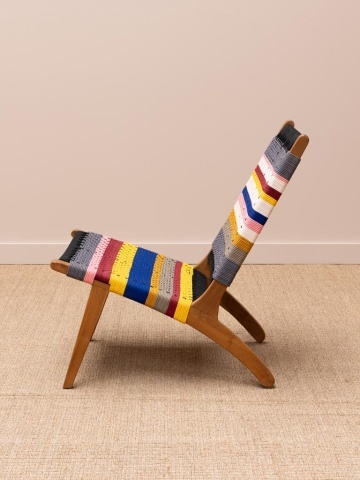 Fotoliu de relaxare în stil etnic, multicolor, din textil împletit în dungi galbene și albastre, cu cadru din lemn de tec, 60×80×81 cm, „Aguayo” - Img 5
