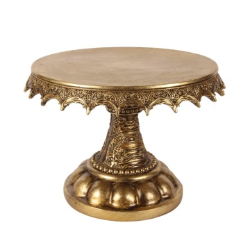 Platou pentru tort din polirășină, auriu, cu picior, margine festonată și bază sculptată, finisaj antichizat, 21 x 30 cm, „Délice”