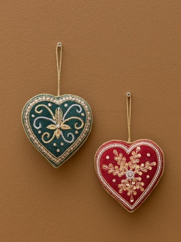 Set 2 ornamente decorative din catifea, verde și bordo, formă de inimă, broderii din fir auriu și contur din perle, 11 x 11 cm, „Cœur” - Img 4