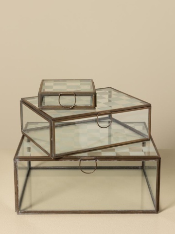 Set 3 cutii decorative din sticlă transparentă și metal auriu, capac cu balama și model în carouri mate, mâner inel, finisaj antichizat, 11 x 25 x 20 cm, „Damier” - Img 12