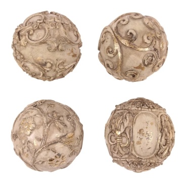 Sferă decorativă din polirășină, crem cu auriu, glob decorativ cu ornamente baroce în relief, aspect vintage, finisaj antichizat, 10 cm, „Orbe”