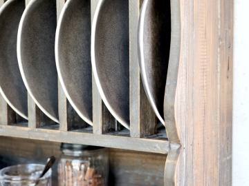 Suport pentru farfurii, din lemn reciclat, cu aspect rustic - Img 5