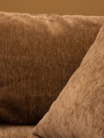 Canapea 3 locuri din catifea maro, cu perne incluse, picioare din lemn masiv, aspect vintage, 68×220×99 cm, „Castano" - Img 5