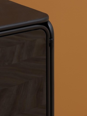 Consolă vintage din metal, cu 4 uși din sticlă opacă, 4 rafturi și mânere circulare aurii, negru, finisaj lucios, 150×38×82 cm, „Ashbury" - Img 5