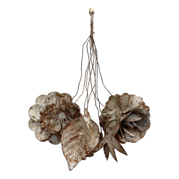 Decoratiune suspendata, model floral, din metal, aspect antichizat, Fleur