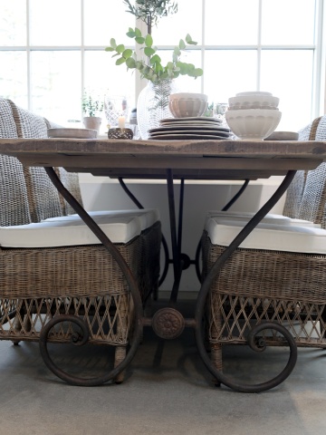 Masa de dining din lemn de pin si metal, "Old French" - Img 4