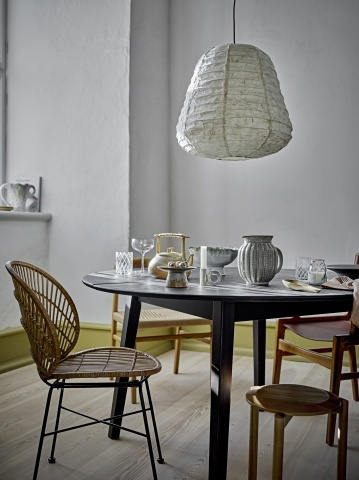 Masă dining rotundă din lemn masiv de stejar, negru, 6 locuri, cu patru picioare înclinate, finisaj cu ulei pigmentat, 76 x 140 cm, „Peron” - Img 5
