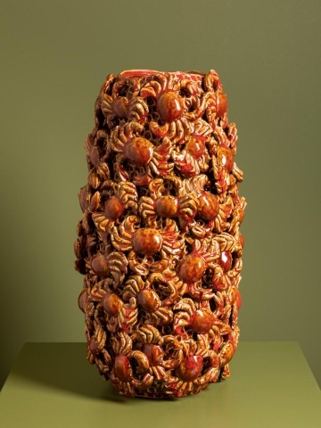 Vas decorativ din ceramica cu motive marine in relief, "Crab Reef" - Img 3