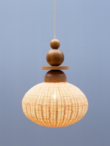 Lustră din ratan împletit natur cu structură din lemn de acacia și elemente sferice decorative, 52 × 40 cm, „Rotinelle" - Img 2