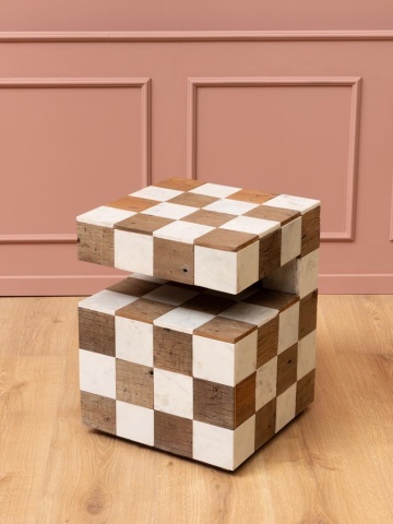 Măsuță laterală din marmură și lemn reciclat, cu model în carouri și formă cubică, alb și natur, finisaj mat, 40×40×50 cm, „Kadrie" - Img 2