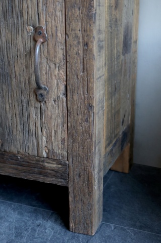 Noptieră rustică din lemn reciclat, natur, cu sertar și ușă, zăvor din lemn și mâner din metal, 70 x 50 x 35 cm, „Grimaud” - Img 5