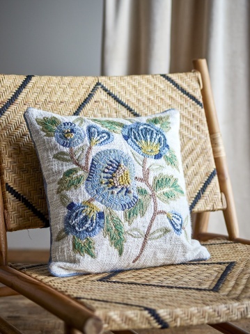Pernă decorativă din bumbac, natur, cu broderie florală și tiv decorativ, 45x45 cm, „Hanna" - Img 2