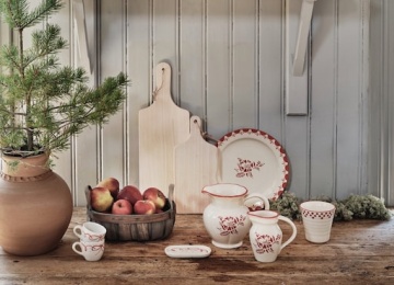 Farfurie din ceramică artizanală, natur, cu motiv floral pictat manual în roșu și bordură decorativă, 26 cm, „Marion Flower" - Img 2