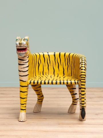 Fotoliu sculptural din lemn de mango în formă de tigru, orientare dreapta, „Tiger” - Img 5