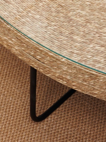 Măsuță de cafea rotundă din iută, natur, cu blat din sticlă și bază din metal negru, finisaj natural, 30 x 103 cm, „Dina” - Img 3