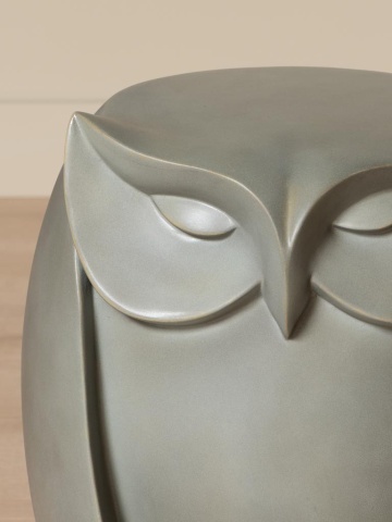 Măsuță laterală sculptată, gri, în formă de bufniță, cu blat plat, 38 x 33,5 x 32 cm, „Owl” - Img 4