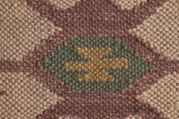 Pernă decorativă Kilim din lână și iută, 40×60 cm, fond negru cu motiv medalion etnic - Img 3
